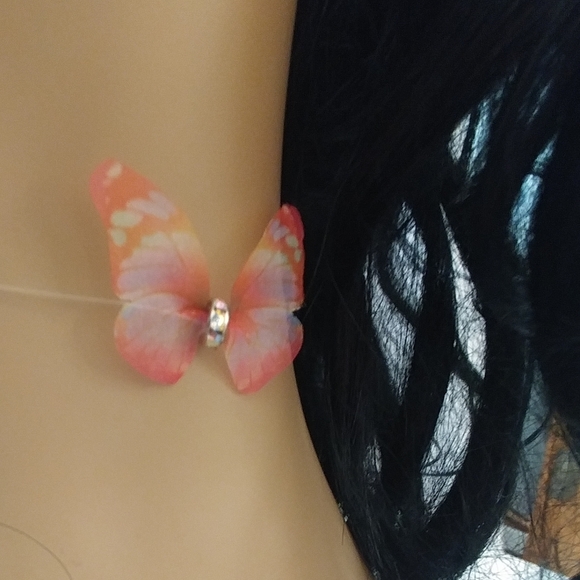 Delicate Butterfly Floating Choker Korean Fashion - Picture 2 of 6